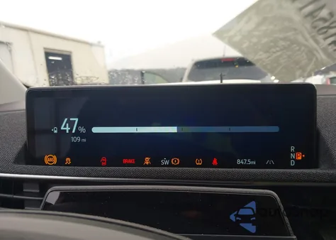 2025 Ford Mustang Mach-E Premium z USA, uszkodzony, nr VIN 3FMTK3SU3SMA44255